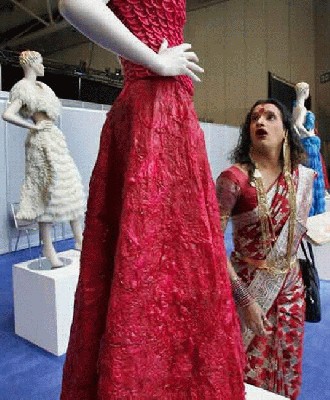 condom_dress_4.jpg