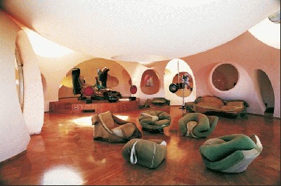 pierre_cardin_burbulinis_namas_03.jpg